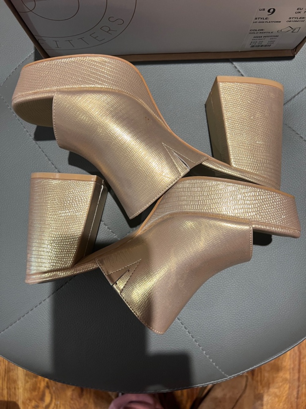 Urban Outfitters Metallic Gold Slide Mules - Picture 12 of 12
